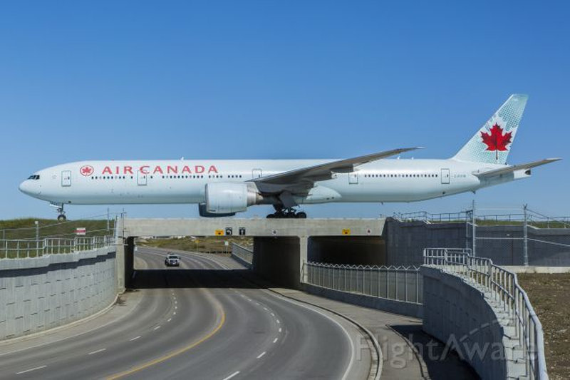 Air Canada - hãng hàng không phổ biến khi mua vé máy bay từ Vancouver đi Toronto