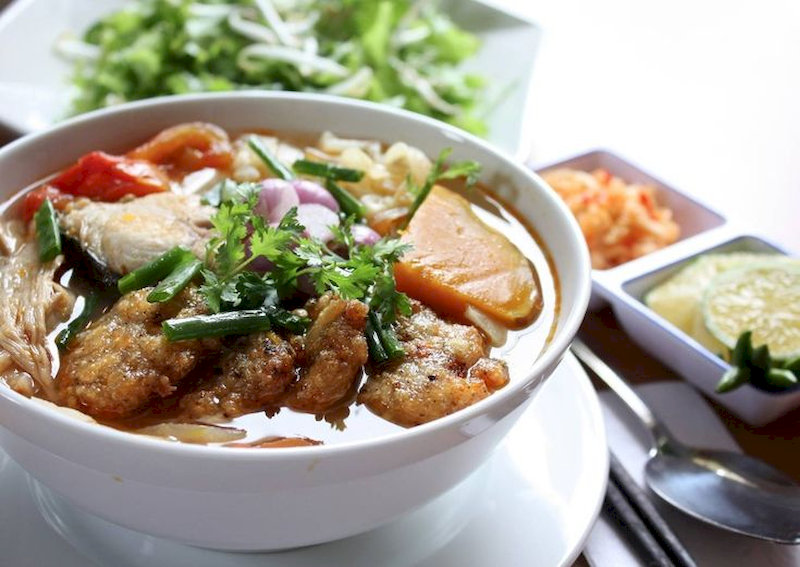 Bún chả các Đà Nẵng - đặc sản nên thử khi mua vé máy bay từ Úc về Việt Nam