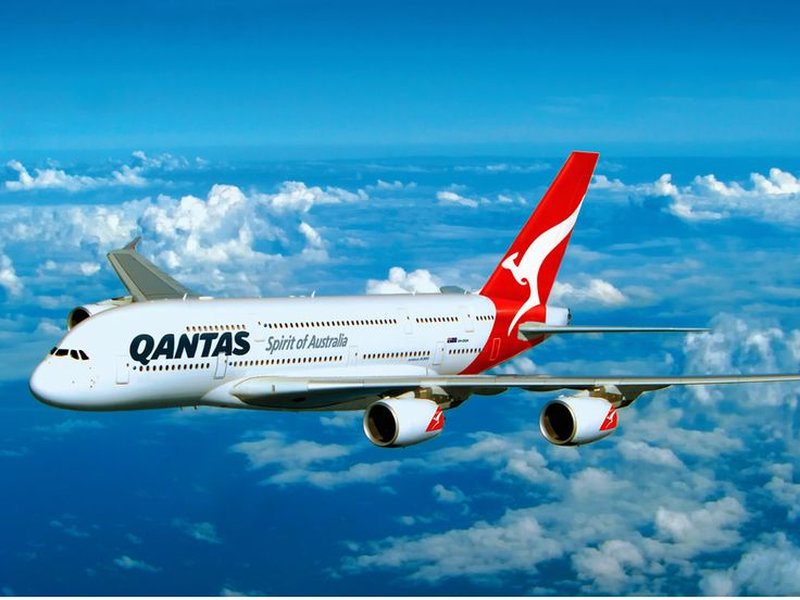 Qantas Airways: Thuộc hãng hàng không quốc gia Úc, khai thác các chuyến bay nội địa tại Úc