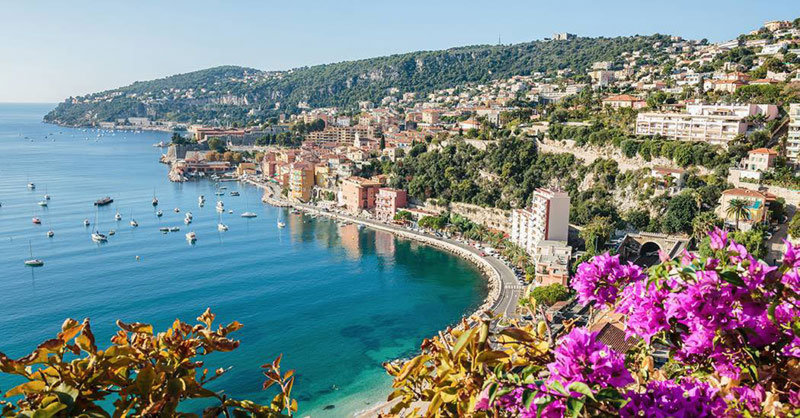 ve may bay di Nice