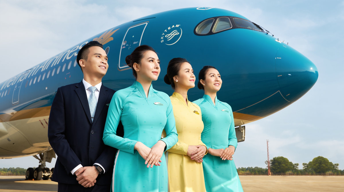 Hãng hàng không Vietnam Airlines cung cấp phần lớn các chặng bay Hà Nội - Bangkok
