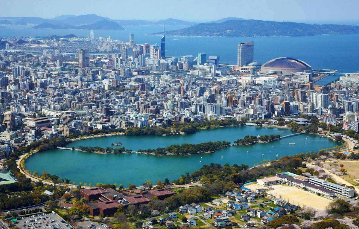 Nếu bạn đang lo lắng vì sợ sai xót khi đặt vé máy bay từ Fukuoka đến Tokyo thì hãy liên hệ TNT Travel để được tư vấn, hỗ trợ và tiến hành đặt vé sớm nhất để nhận các ưu đãi