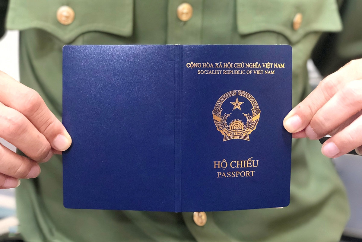 Trước khi mua vé máy bay từ TPHCM đi Bangkok hãy chuẩn bị hộ chiếu và các giấy tờ quan trọng khác thật kỹ lưỡng