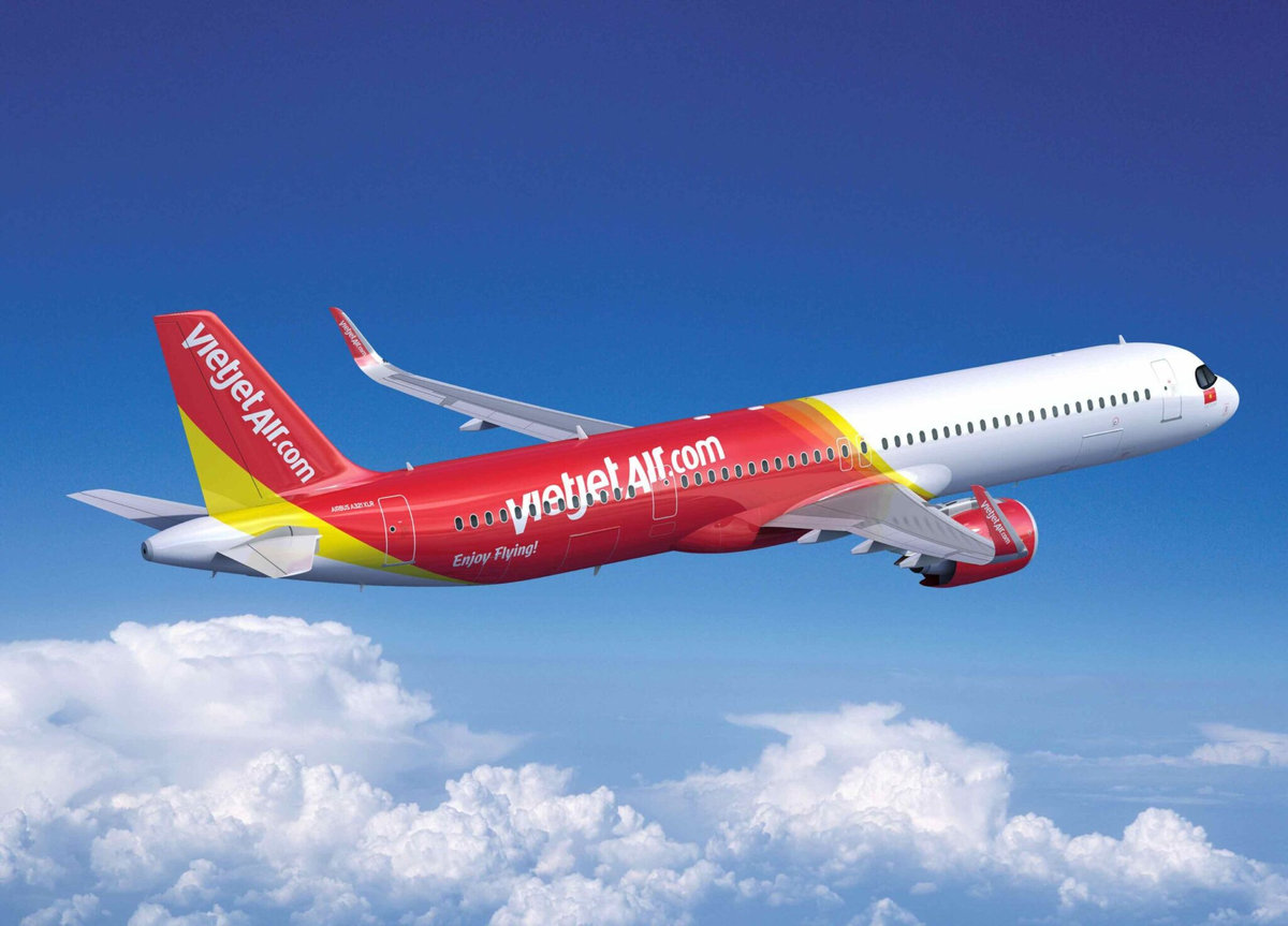 Hãng hàng không Vietjet Air cung cấp vé máy bay từ TPHCM đi Bangkok với giá siêu tiết kiệm, nhiều khung giờ trong ngày, thường xuyên có khuyến mãi